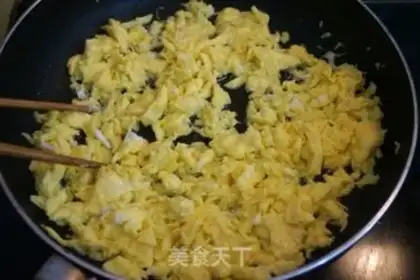 Make Eggs and pickles step 5