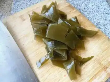 Make Seaweed cabbage and tofu step 2