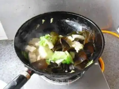 Make Seaweed cabbage and tofu step 8