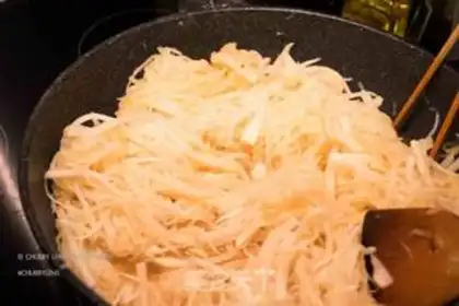 Make Zoo radish cake step 14