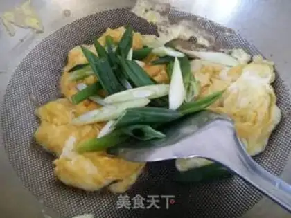 Make Fried eggs step 4