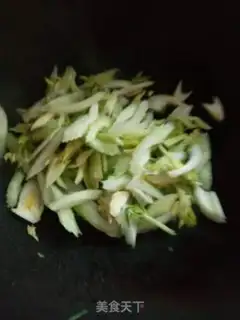Make Celery, fried sausage step 1