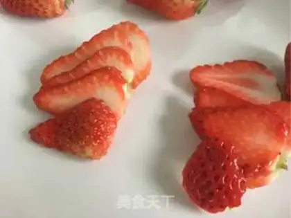 Make Strawberry sandwich step 3