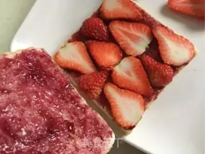 Make Strawberry sandwich step 5