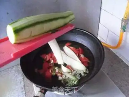 Make A fan of ketchup step 5