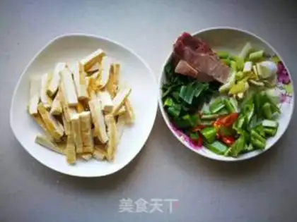 Make Garlic spicy tofu step 1