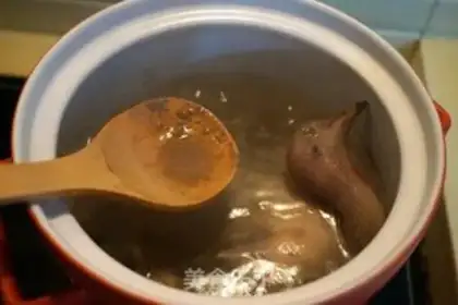 Make Old pigeon weed soup step 4