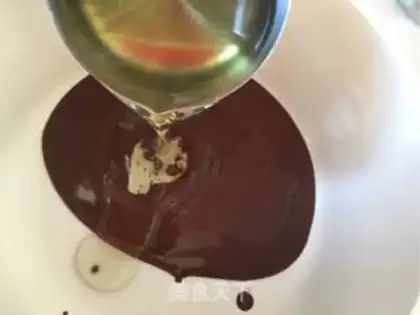 Make Strawberry chocolate cake step 2