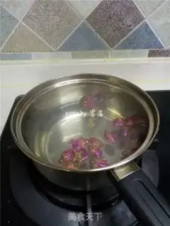 Make Rose milk tea step 2