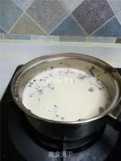 Make Rose milk tea step 5