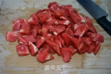 Make Tomato fried eggs step 1