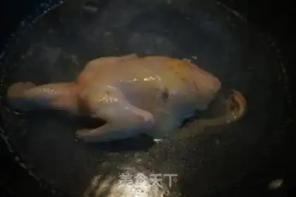 Make Piggy Dove soup step 1
