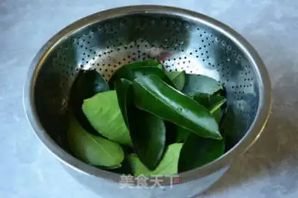 Make Panda-style leaves step 5