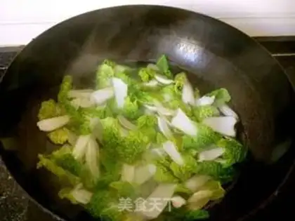 Make Garlic ham yellow cabbage step 3