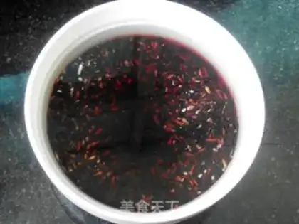 Make Black rice makes soup step 1