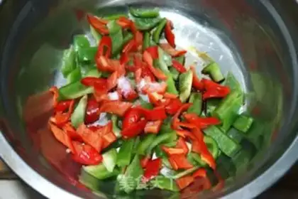 Make Paprika with elbows step 3