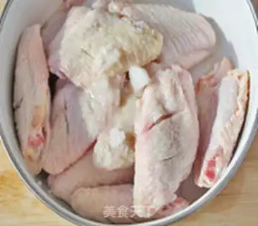 Make The chicken wings of chestnuts step 1