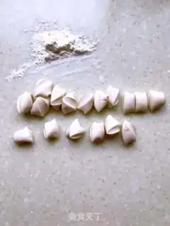 Make Shrimp rolls step 4