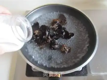 Make Pepper-dry-dry-dry-dry meat step 2