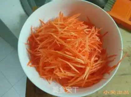 Make Carrot gin needle step 1
