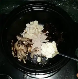Make Black pepper acetate, chicken silk step 2