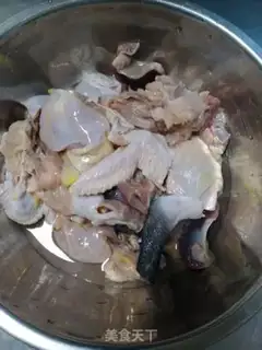 Make A chicken with mushrooms and chestnuts step 0