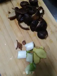 Make A chicken with mushrooms and chestnuts step 3