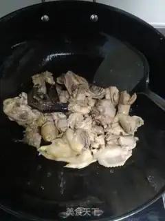 Make A chicken with mushrooms and chestnuts step 4