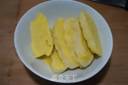 Make Egg fried buns step 2
