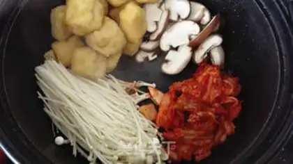 Make The Korean army fire pot step 6