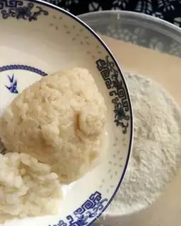 Make A piece of rice cake step 1
