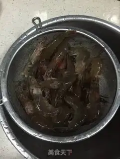 Make Soya onion fried shrimp step 1