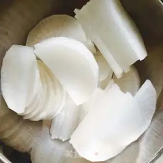 Make Steamed radish step 1