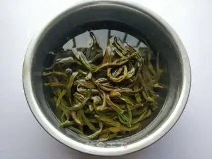 Make Five flowers for the beans step 1