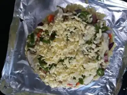 Make Noodle pizza step 4
