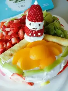 Make Fruit and vegetable birthday cake step 10