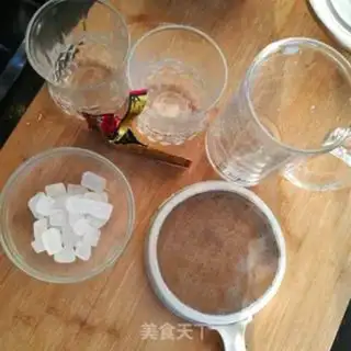 Make Homemade milk tea step 1