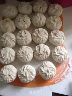 Make The cabbage radish pork bun step 1