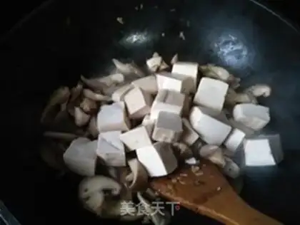 Make Bread with crab gravy salad step 5