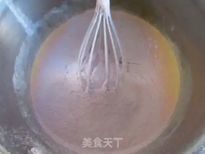Make Cake with creamed ladybugs step 4