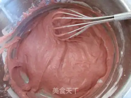 Make Cake with creamed ladybugs step 5