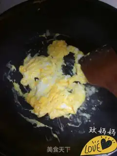 Make Scrambled eggs step 2