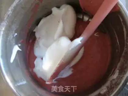 Make Cake with creamed ladybugs step 9