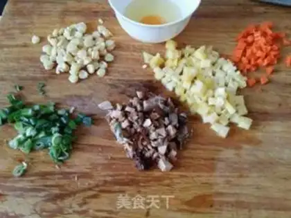 Make Pineapple chicken leg fried rice step 1