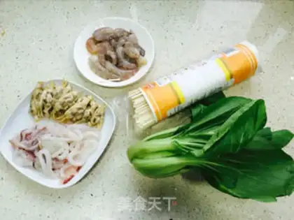 Make Shrimp noodles step 0