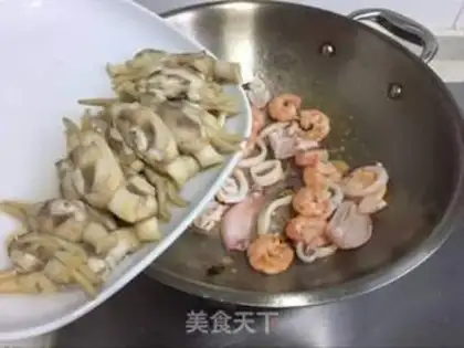 Make Shrimp noodles step 2