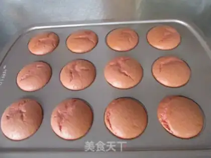 Make Cake with creamed ladybugs step 14
