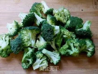 Make Shrimp broccoli step 1