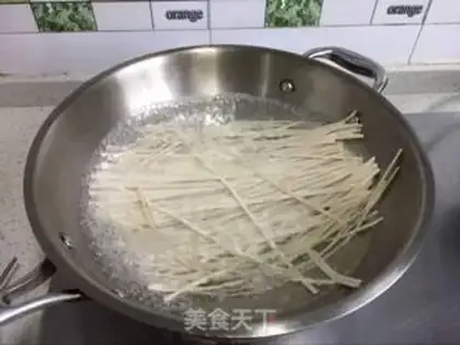 Make Shrimp noodles step 5