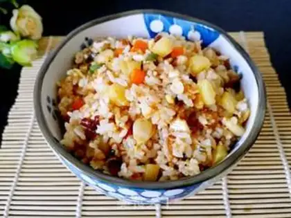 Make Pineapple chicken leg fried rice step 7
